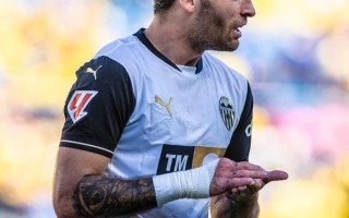 V体育-瓦伦西亚好胜如潮，取得关键胜利