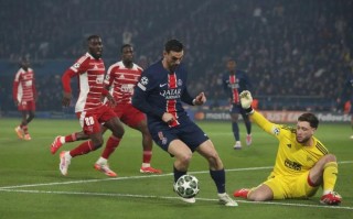 vsports体育-巴黎圣日耳曼客场不敌多特蒙德，遭遇意外失利