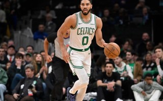 V体育-凯尔特人取得胜利，继续领跑联盟