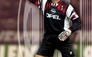 vsports体育-AC米兰后防线总动员，力保不败纪录