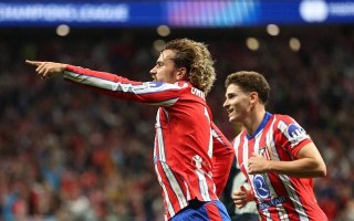 V体育官网-阿尔艾因惊险逆转，豪门折戟于小组赛