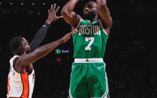 V体育官网-凯尔特人主场告捷，战胜活塞