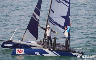 vsports体育-新西兰帆船选手激动庆祝胜利