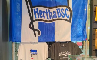 V体育-柏林赫塔足球队迎来丰收胜果