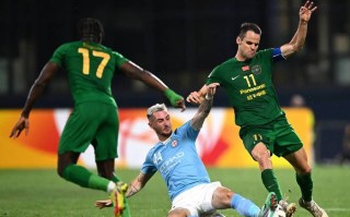 V体育-森林狼队主教练萨奇斯盘点球队赛季表现，总结成绩