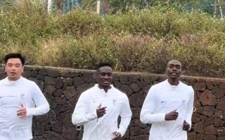 vsports体育-步行者队主教练麦克米兰督促队员加强训练，提升实力