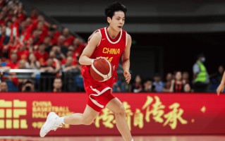 V体育官方app-国家队在热身赛中大放异彩，备战重要比赛