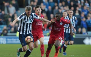 V体育-阿斯顿维拉主场大胜，保级道路一片光明