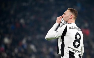 vsports体育-尤文图斯门将神勇扑救，完美守住胜利