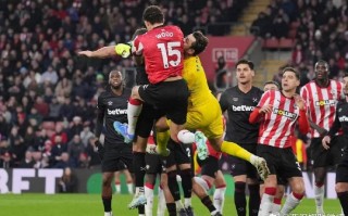 V体育官网-南安普顿客场落败，英超四连败之耻