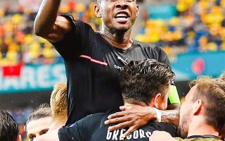 V体育-荷兰横扫奥地利：继续豪取小组第一