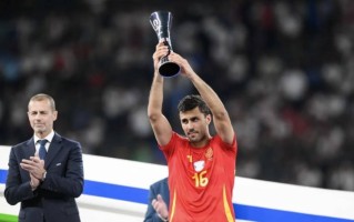 V体育-队员表现出色，协助球队连胜