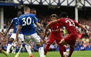 V体育官网-图卢兹客场逼平里昂，双方互不相让