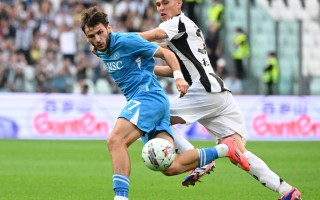 V体育-那不勒斯中场租借尤文图斯，新赛季意甲转会热议