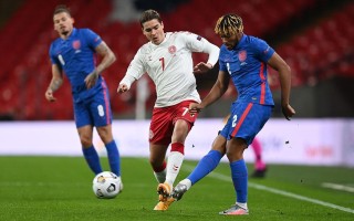 vsports体育-马赛主场击败尼斯，赢得关键胜利