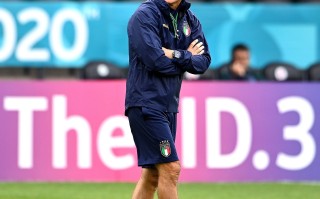 V体育-阵义约领另队欧全增赛乐二德遇