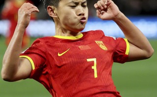 V体育-中国女足选手在国际赛场上表现亮眼