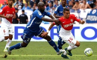 V体育-摩纳哥客场惨败，卫冕形势岌岌可危