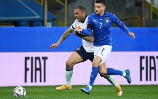 V体育-球队实力逐渐显露，冠军之路尽在掌握