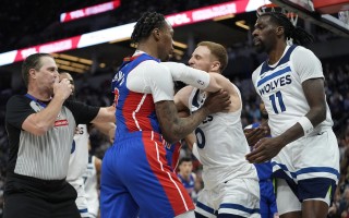 V体育-森林狼队大胜迎来连胜，球队气势如虹