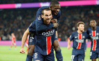 vsports体育-巴黎圣日耳曼大胜南特，保持不败战绩