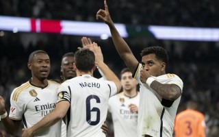 V体育-巴尔多利德主场大胜皇家马德里