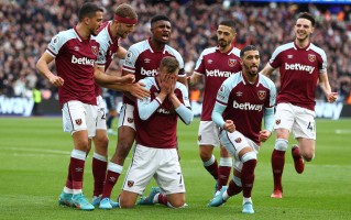 V体育官方app-狼队客负告捷，战绩难以提升进程受挫