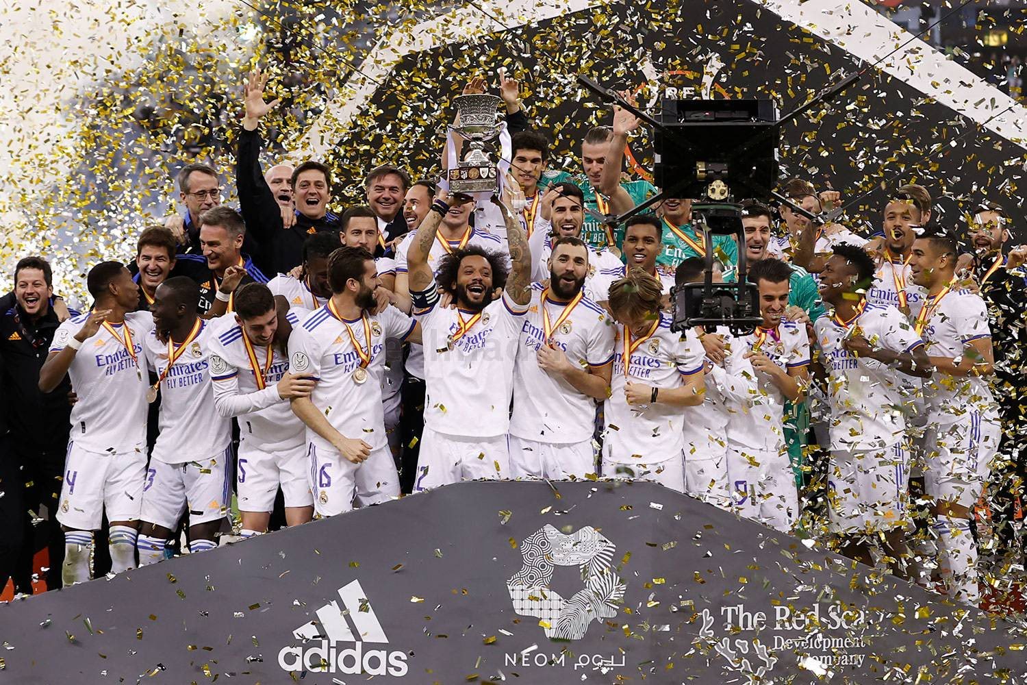 V体育官网-欧预赛冠军争夺激烈,各队精神高涨-第2张图片-V体育 V体育官网-欧预赛冠军争夺激烈,各队精神高涨-第2张图片-V体育