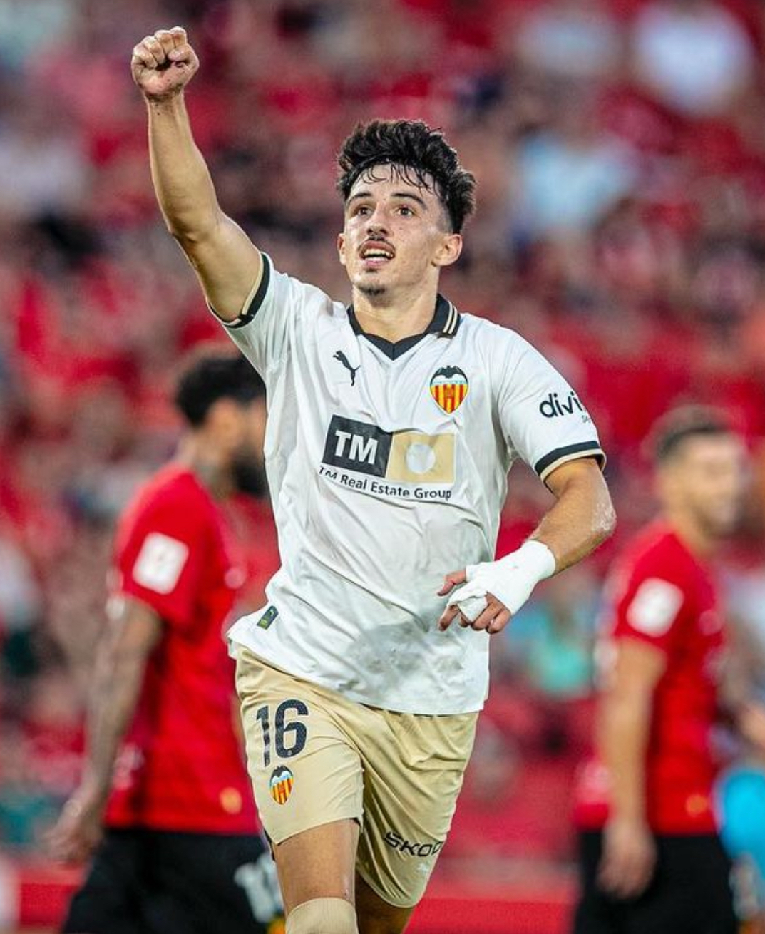 V体育官网-罗马门将洛佩斯大放光彩,成为球队保障-第1张图片-V体育 V体育官网-罗马门将洛佩斯大放光彩,成为球队保障-第1张图片-V体育