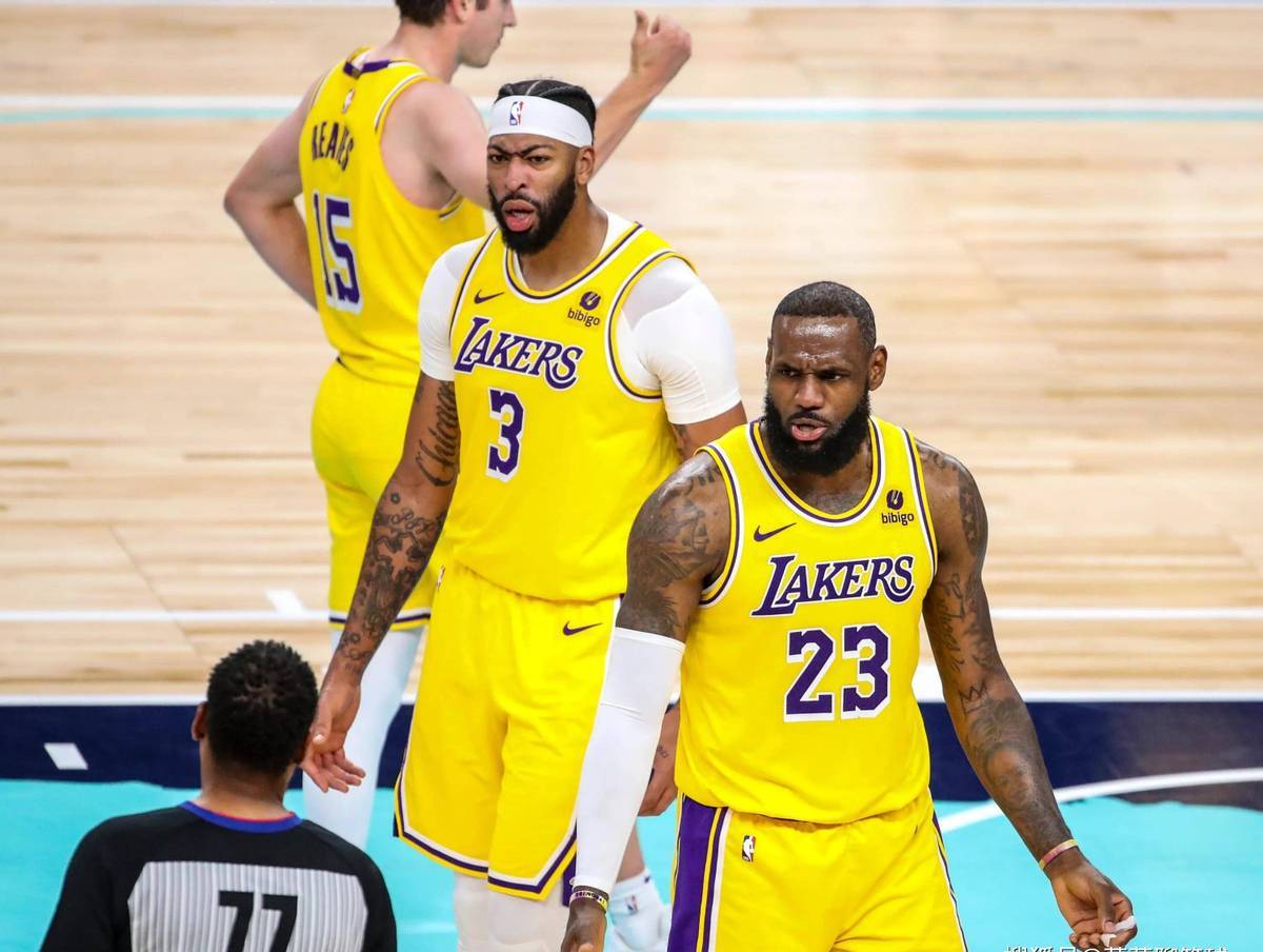 V体育官方app-勇士后卫火力全开,让湖人束手无策-第1张图片-V体育 V体育官方app-勇士后卫火力全开,让湖人束手无策-第1张图片-V体育