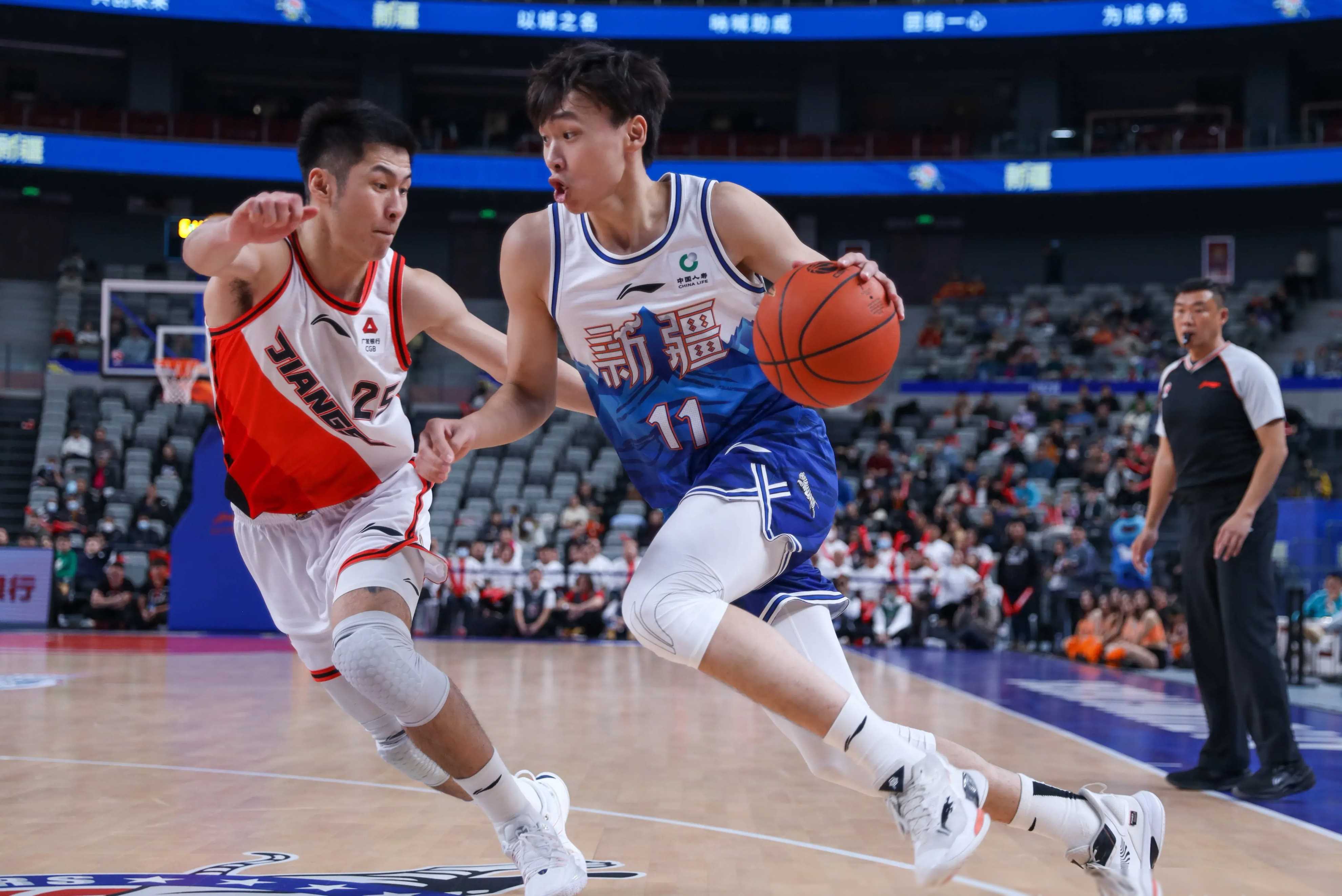 V体育官网-战胜对手展示出色团队合作和顽强拼搏,球队取得胜利-第1张图片-V体育 V体育官网-战胜对手展示出色团队合作和顽强拼搏,球队取得胜利-第1张图片-V体育