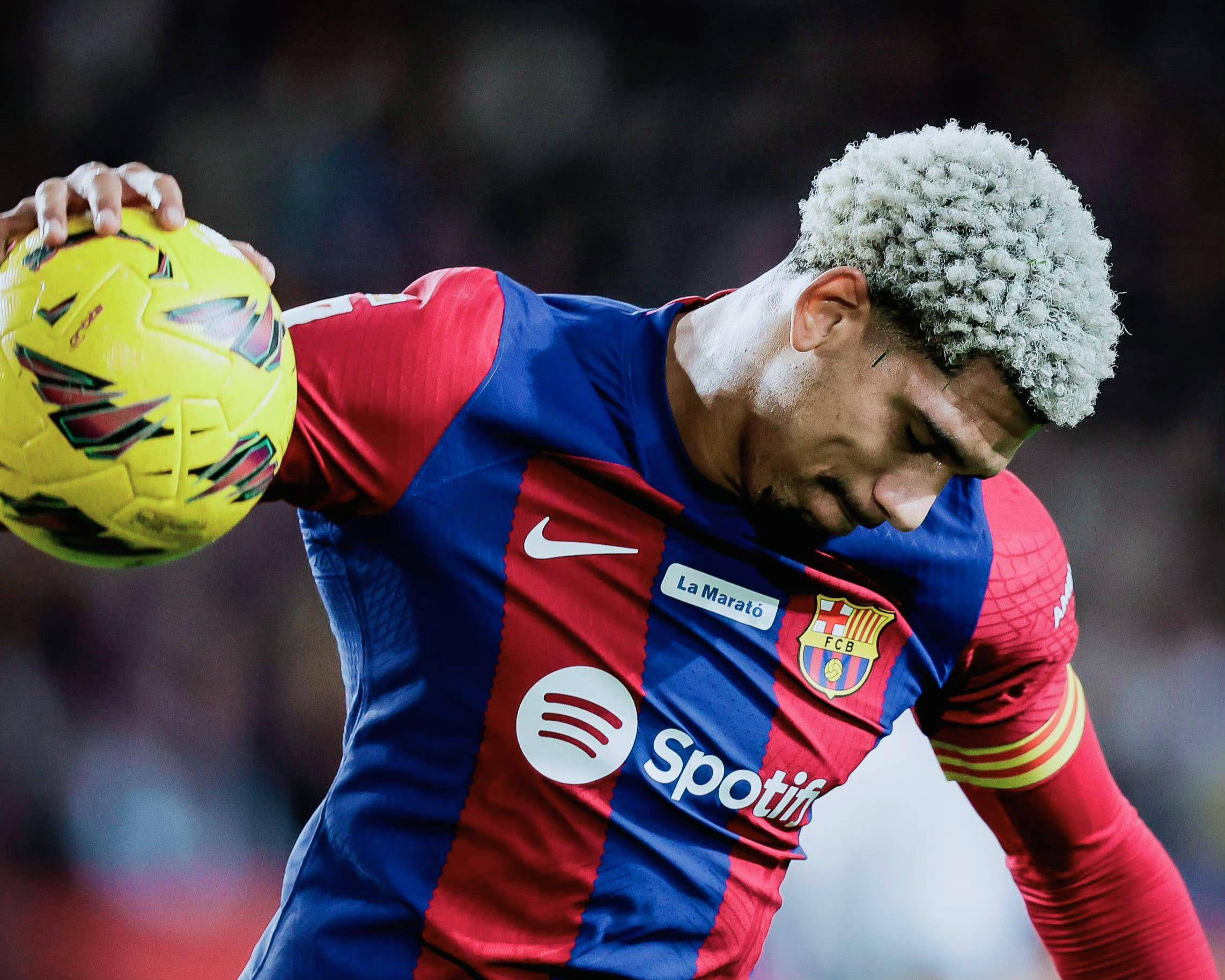 V体育官方app-巴萨球员状态低迷,领头羊地位岌岌可危-第2张图片-V体育 V体育官方app-巴萨球员状态低迷,领头羊地位岌岌可危-第2张图片-V体育