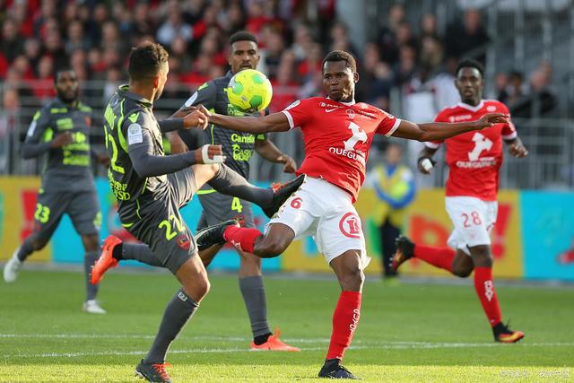 V体育官方app-波尔多客场遭遇失利，状态下滑难掩-第2张图片-V体育