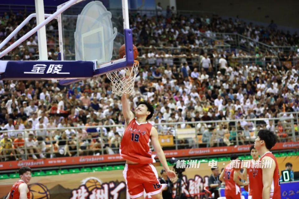 V体育官方app-CBA赛季热身赛掀起热潮,球迷热情高涨-第1张图片-V体育 V体育官方app-CBA赛季热身赛掀起热潮,球迷热情高涨-第1张图片-V体育