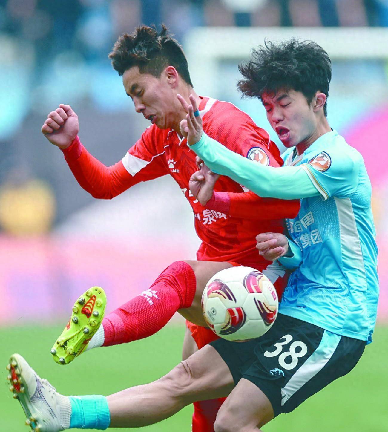 vsports体育-球员技艺精湛,引得球迷热烈欢呼-第1张图片-V体育 vsports体育-球员技艺精湛,引得球迷热烈欢呼-第1张图片-V体育