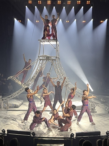 vsports体育-球员技艺精湛,引得球迷热烈欢呼-第2张图片-V体育 vsports体育-球员技艺精湛,引得球迷热烈欢呼-第2张图片-V体育