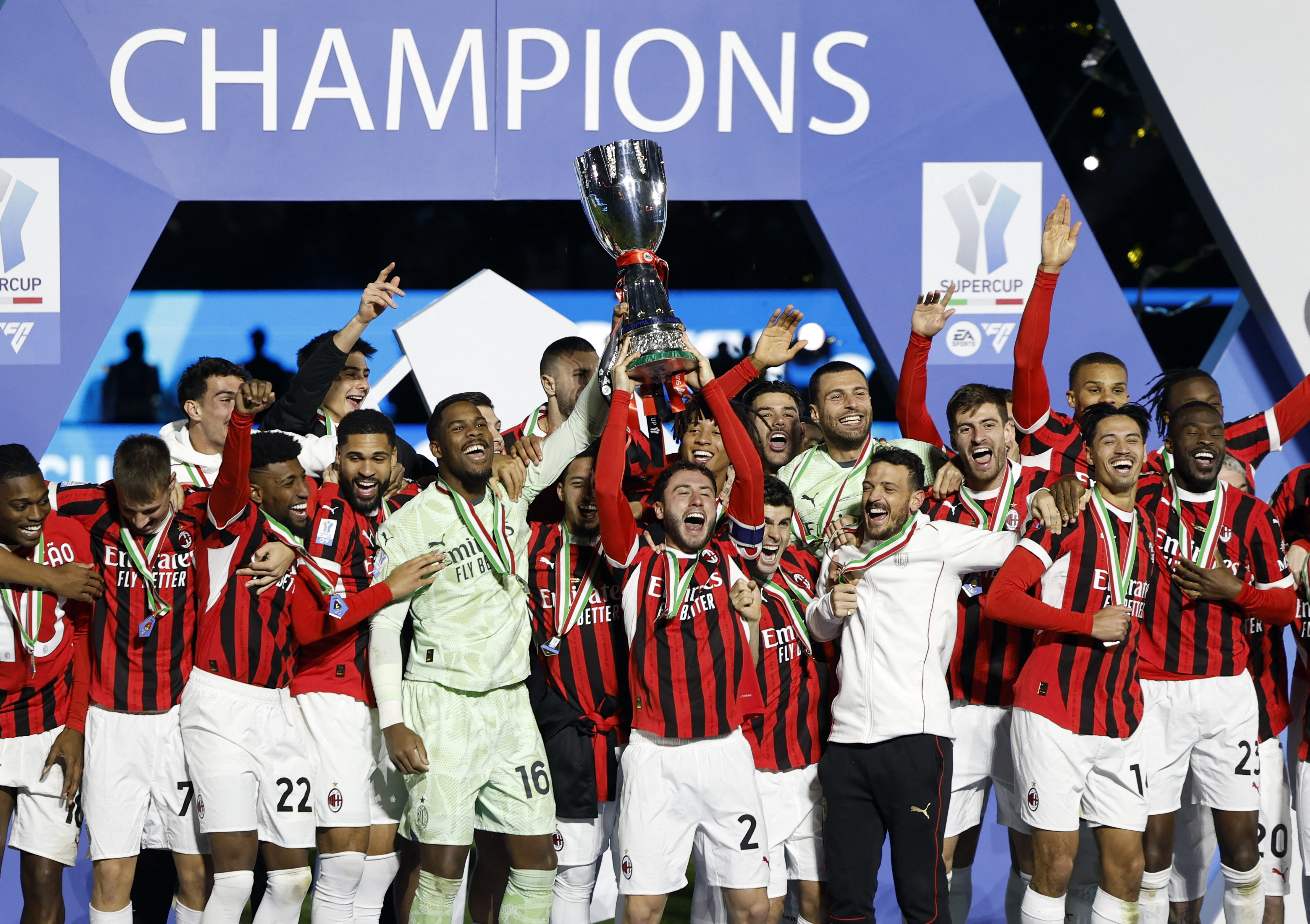 V体育-AC米兰客场胜利，保持全胜战绩-第1张图片-V体育