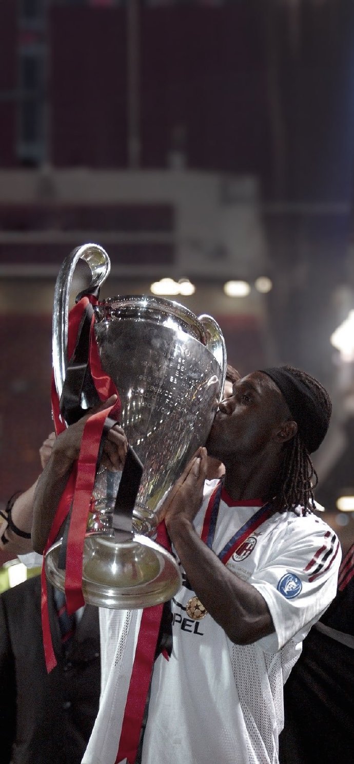 V体育-AC米兰中场发挥抢眼成为球队利器-第2张图片-V体育