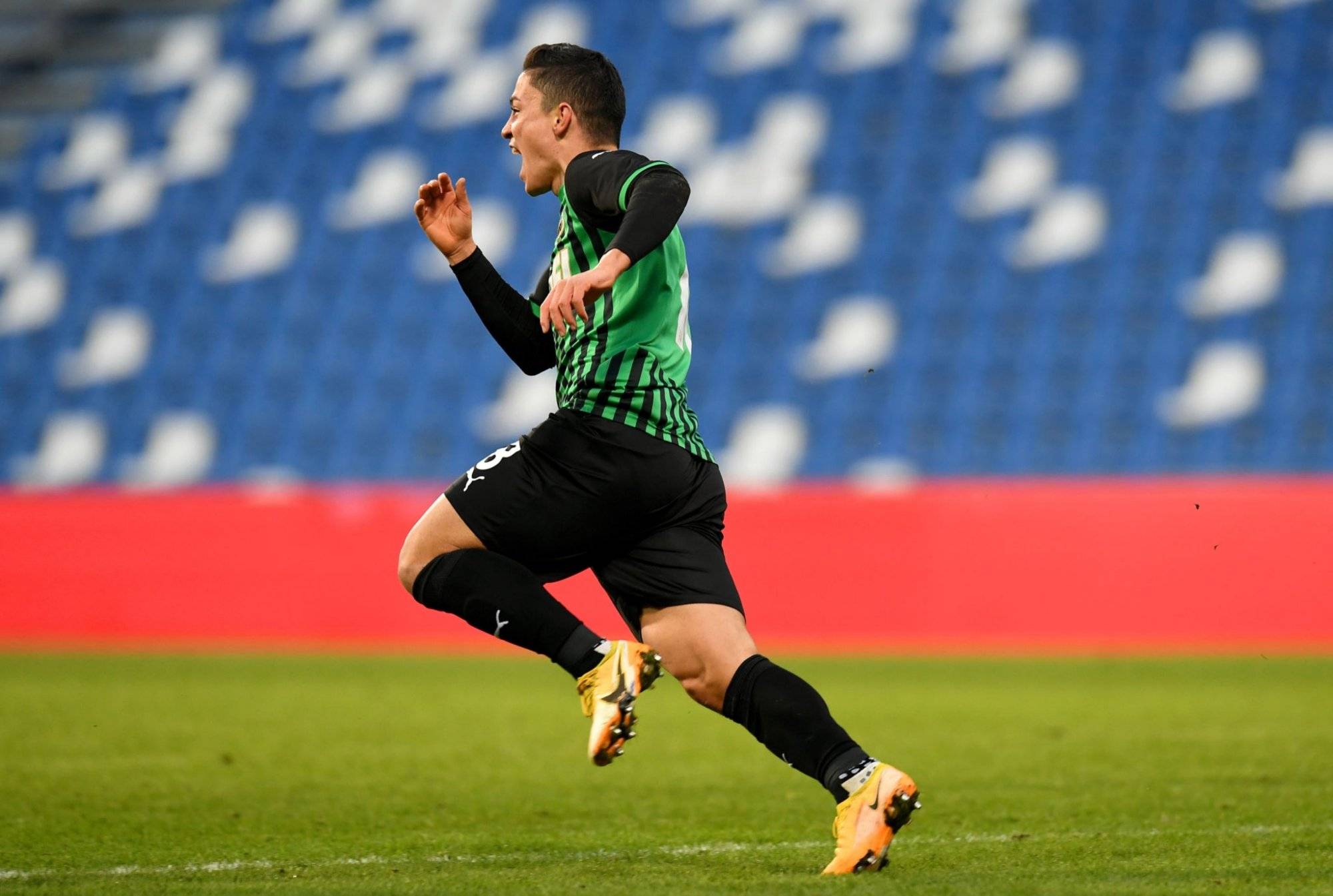 V体育-萨索洛保持稳定,全队发挥保持一贯-第2张图片-V体育 V体育-萨索洛保持稳定,全队发挥保持一贯-第2张图片-V体育