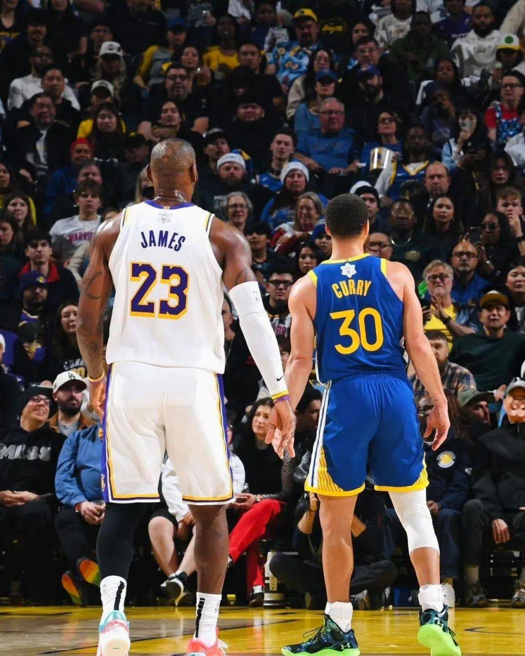 V体育-勇士总决赛首胜湖人,库里发挥稳定-第1张图片-V体育 V体育-勇士总决赛首胜湖人,库里发挥稳定-第1张图片-V体育