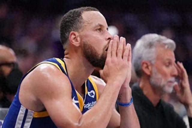 V体育-勇士遭遇狂虐,库里束手无策-第2张图片-V体育 V体育-勇士遭遇狂虐,库里束手无策-第2张图片-V体育