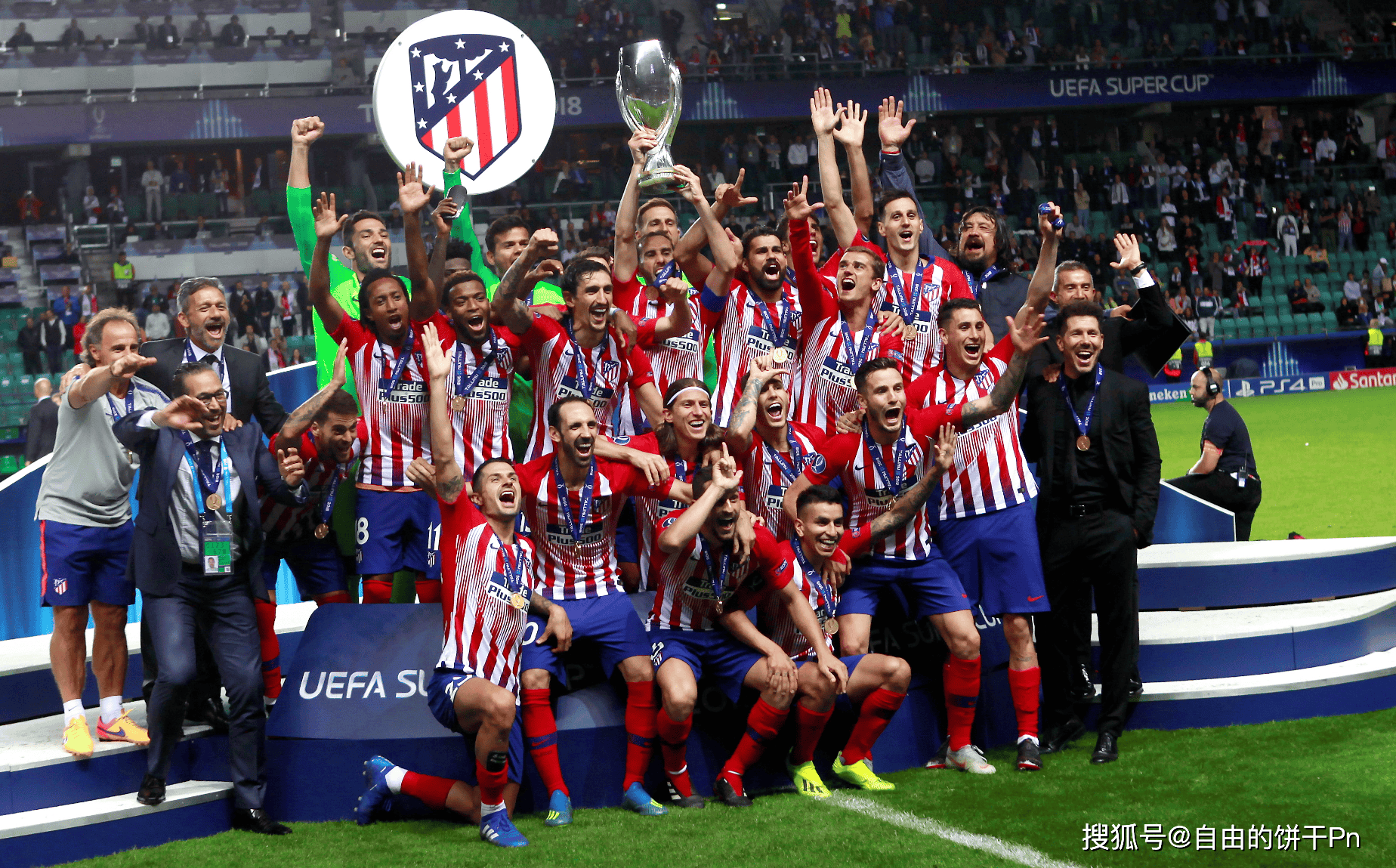 V体育官方app-卡瓦尼盼重返欧洲豪门，曼联是否将成新东家？-第1张图片-V体育