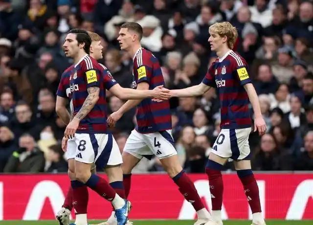 V体育-纽卡斯尔签下那不勒斯后卫,引发转会热议-第1张图片-V体育 V体育-纽卡斯尔签下那不勒斯后卫,引发转会热议-第1张图片-V体育