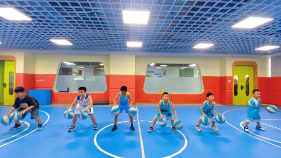 V体育官网-青少年篮球训练中心举办夏令营活动-第2张图片-V体育 V体育官网-青少年篮球训练中心举办夏令营活动-第2张图片-V体育