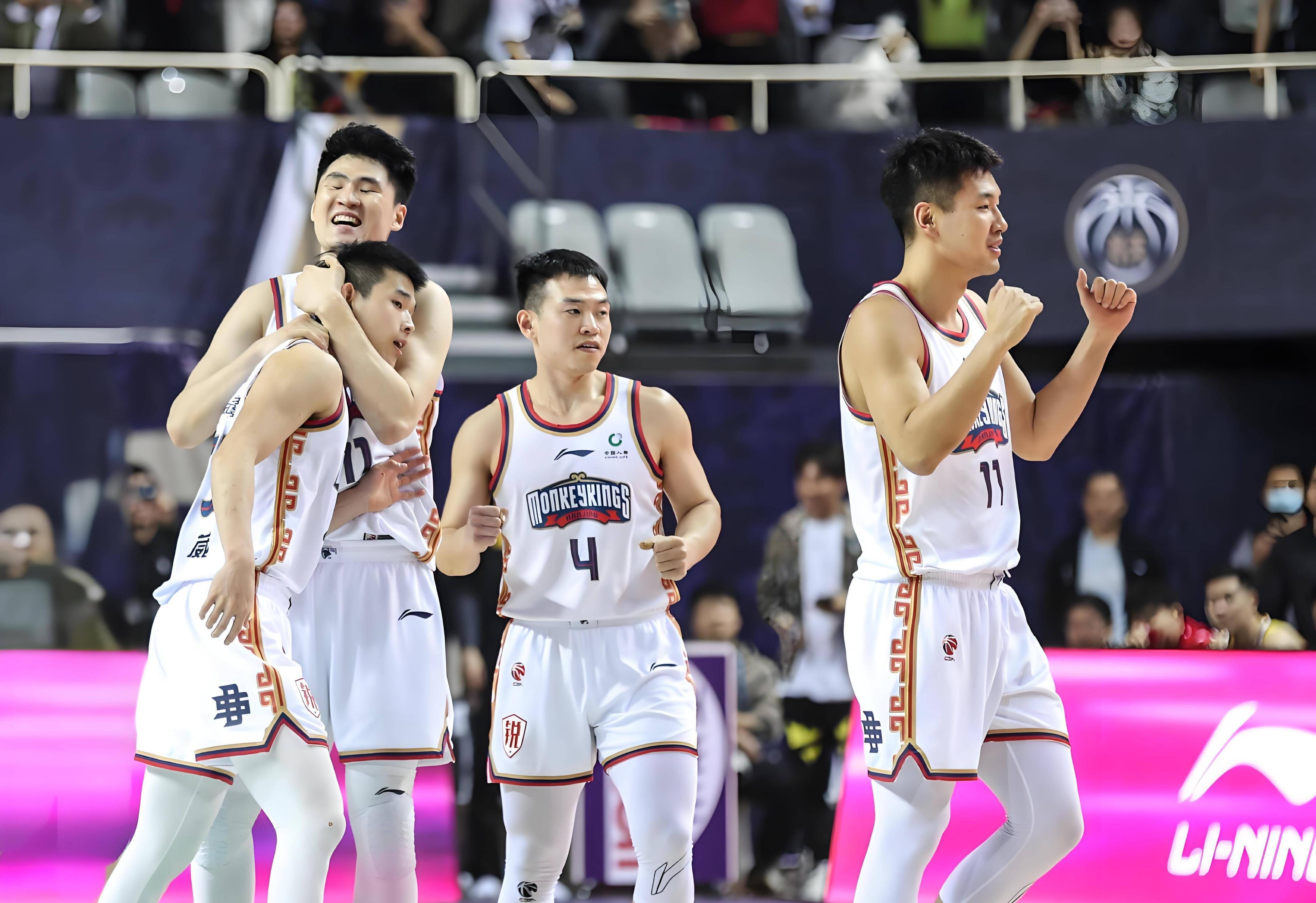 V体育-球员状态逐渐升温，比赛风云激烈紧张-第1张图片-V体育