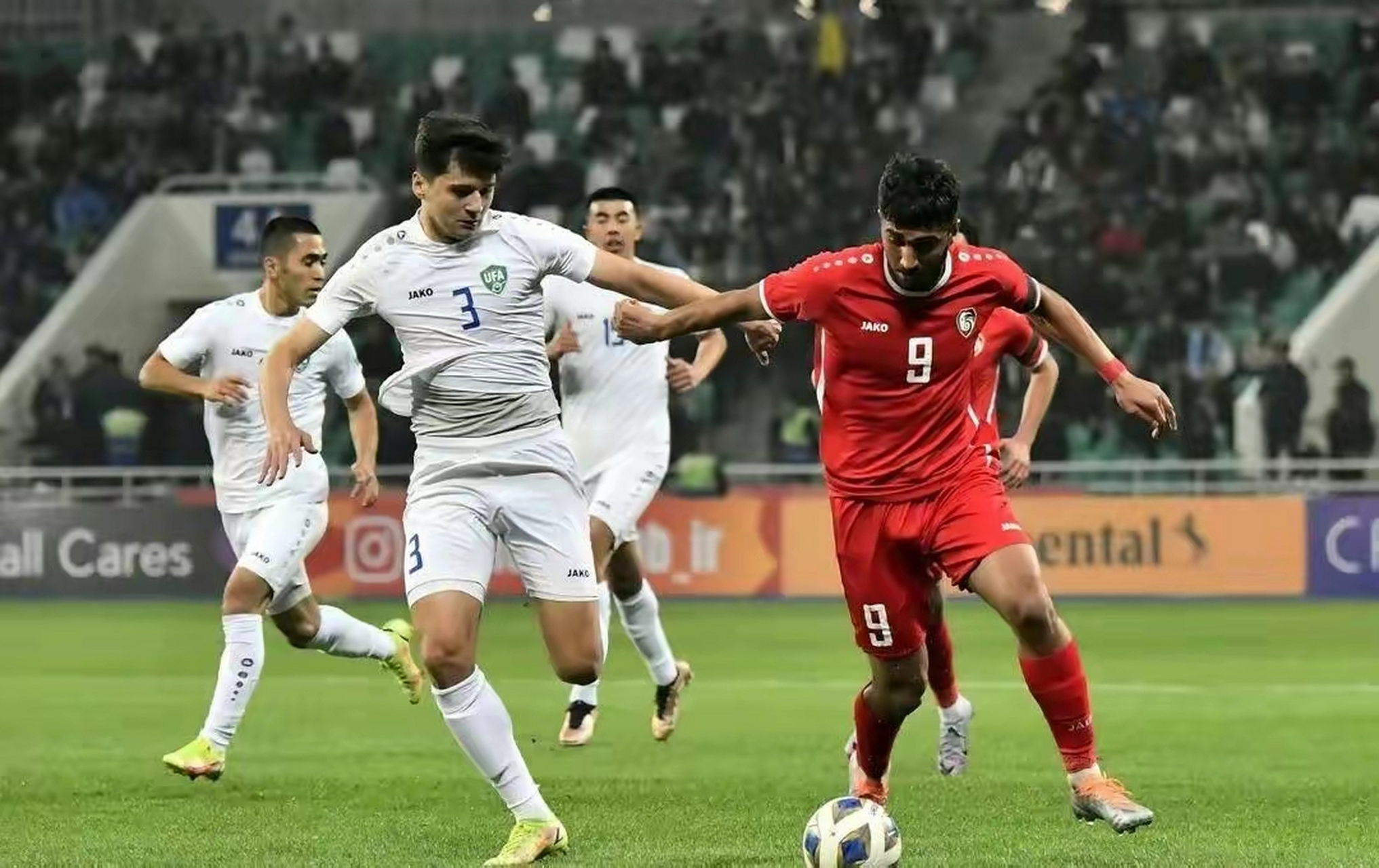 V体育官方app-乌兹别克斯坦球队势如破竹，亚冠小组大胜-第2张图片-V体育