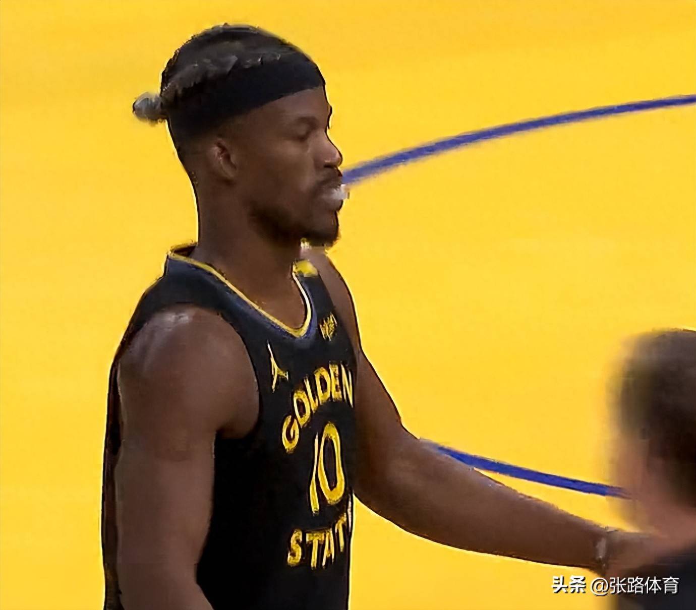 V体育官方app-猛龙球星受伤，恐影响季后赛计划-第2张图片-V体育