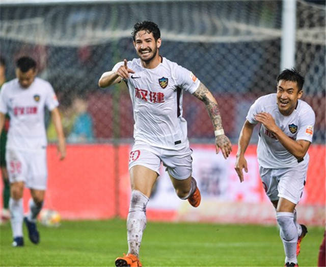 V体育-富力对阵权健，激战即将上演-第2张图片-V体育