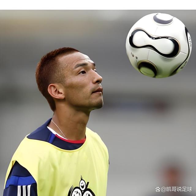 V体育-亚洲足球风云再起,名家谈笑间揭开绝技-第2张图片-V体育 V体育-亚洲足球风云再起,名家谈笑间揭开绝技-第2张图片-V体育