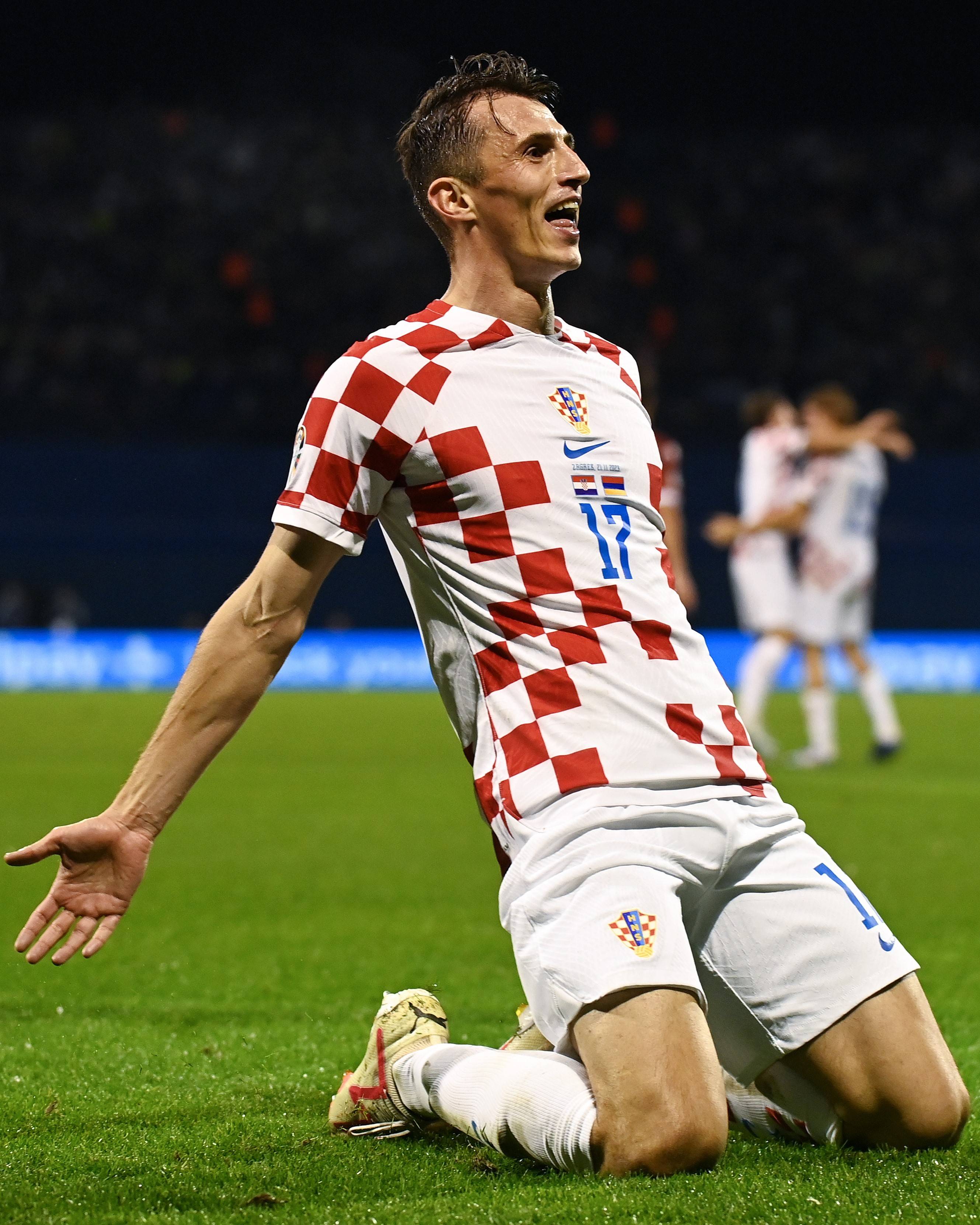 vsports体育-欧预赛冠军疯抢,球队争夺头名成争议-第2张图片-V体育 vsports体育-欧预赛冠军疯抢,球队争夺头名成争议-第2张图片-V体育